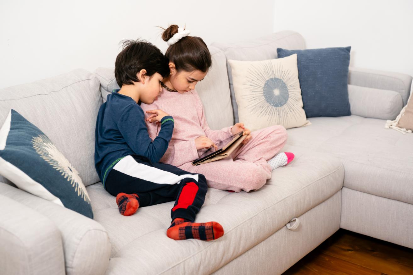 Gastos ordinarios y extraordinarios hijos: Guía 2025